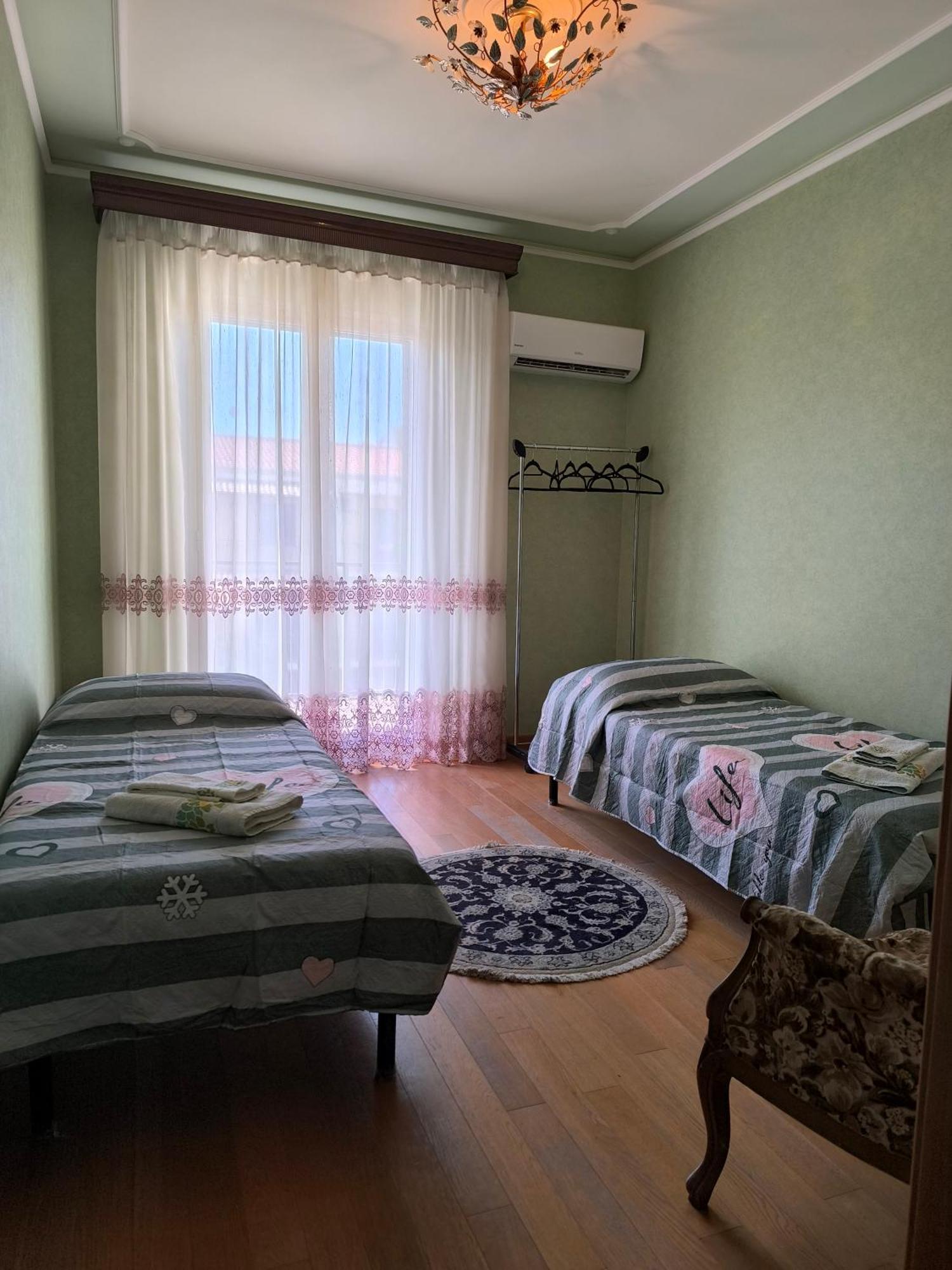 Bed & Breakfast Kalinka Bed & Breakfast Motta Sant'Anastasia Exterior photo