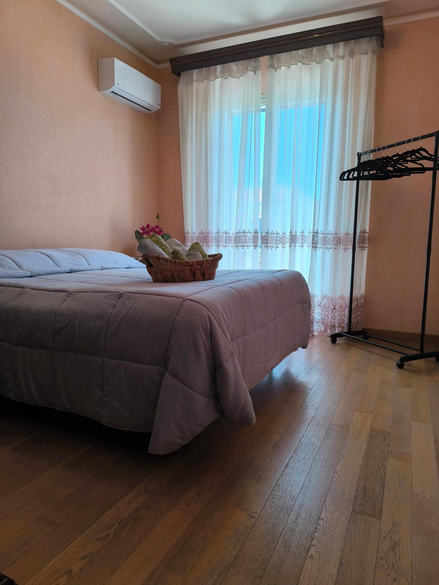 Bed & Breakfast Kalinka Bed & Breakfast Motta Sant'Anastasia Exterior photo
