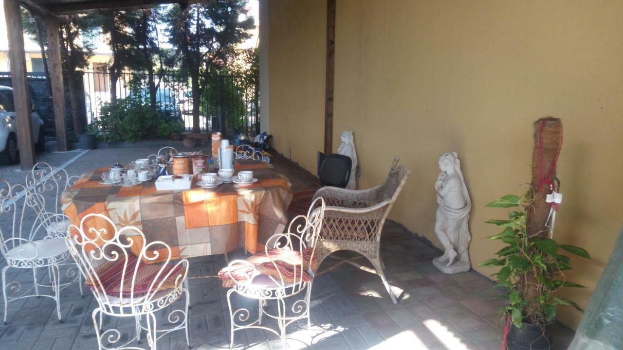 Bed & Breakfast Kalinka Bed & Breakfast Motta Sant'Anastasia Exterior photo