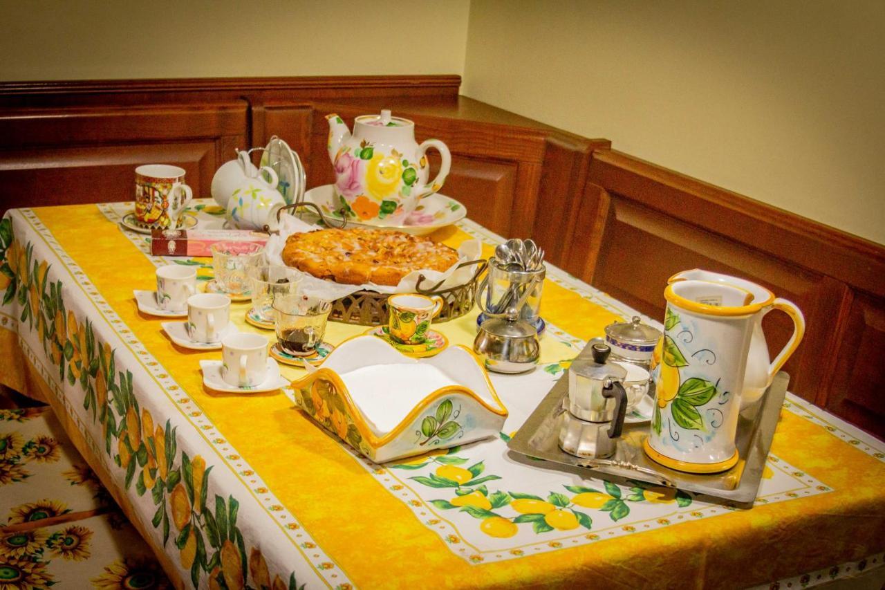 Bed & Breakfast Kalinka Bed & Breakfast Motta Sant'Anastasia Exterior photo